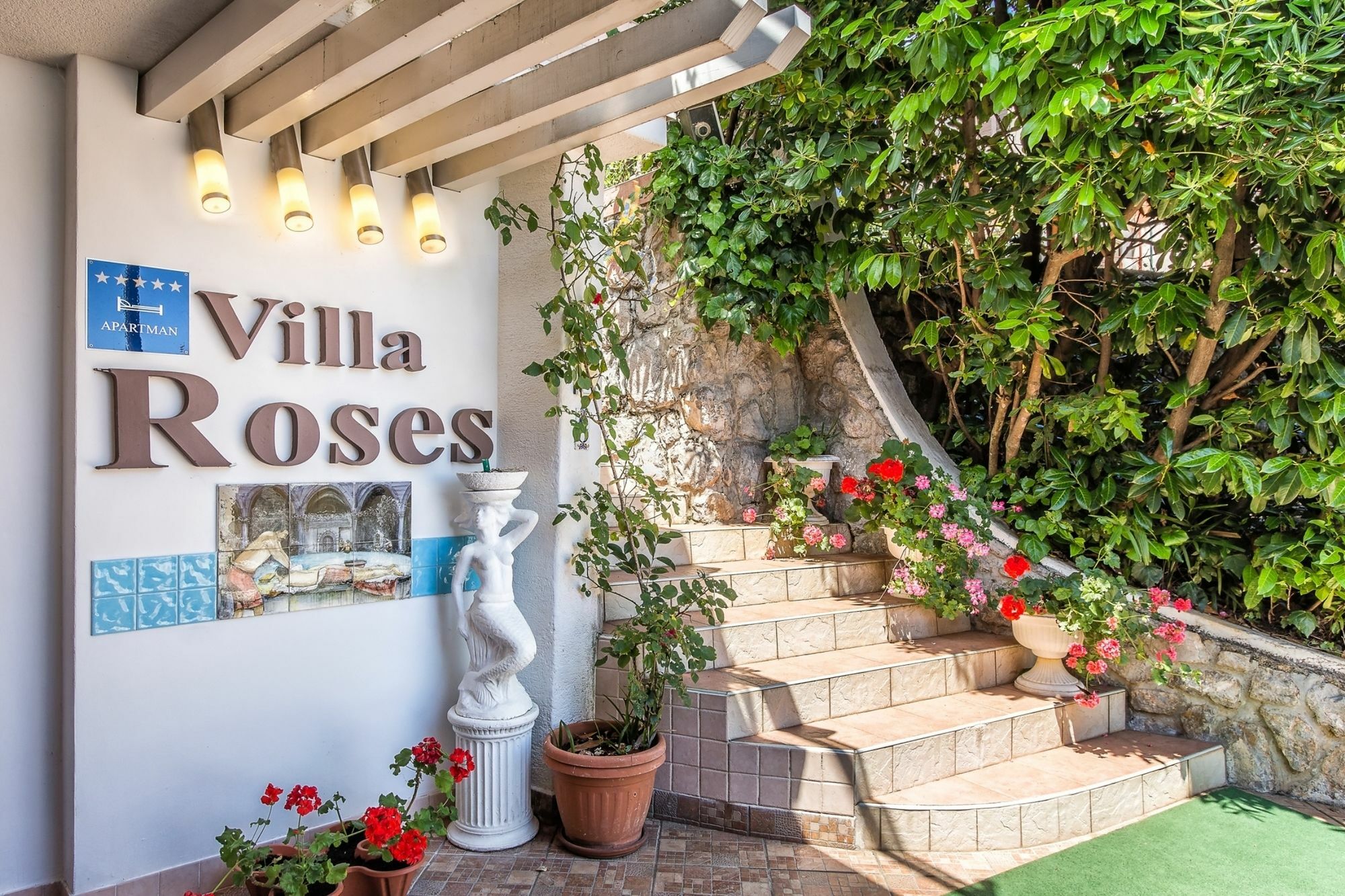 Villa Roses Apartments & Wellness Icici Exterior photo